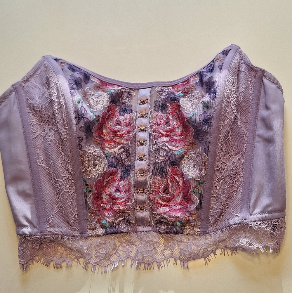 NWT- VS Lavender Lace Floral Bustier Top